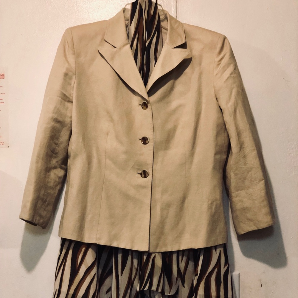 Like new Suit Studio Suit.